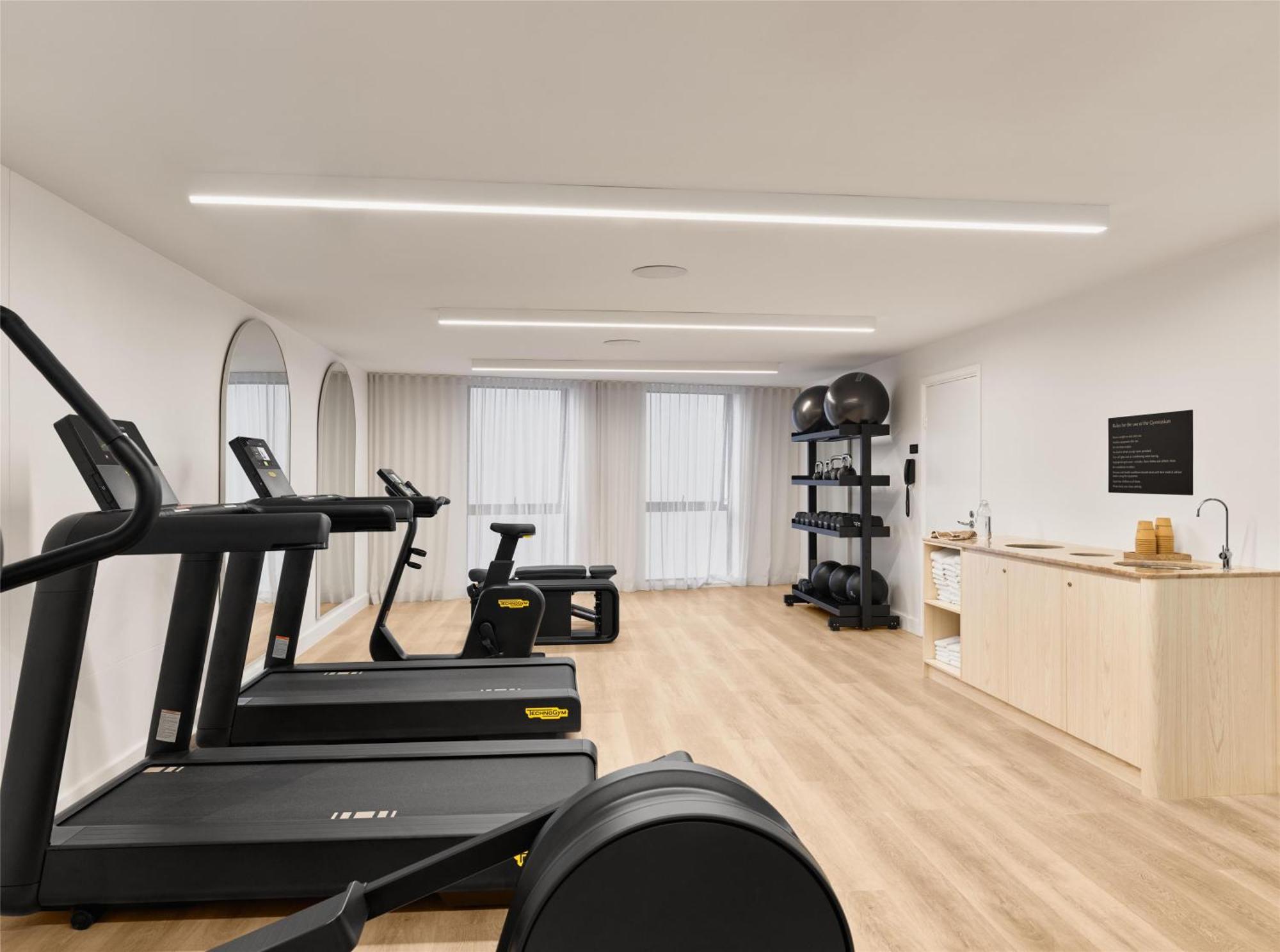 Adina Town Hall Aparthotel 4*