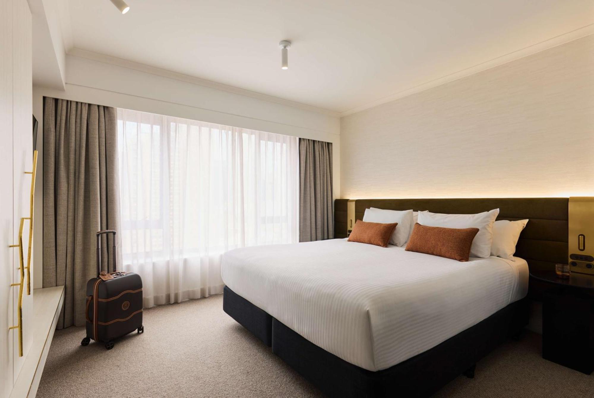 Adina Town Hall Aparthotel 4*