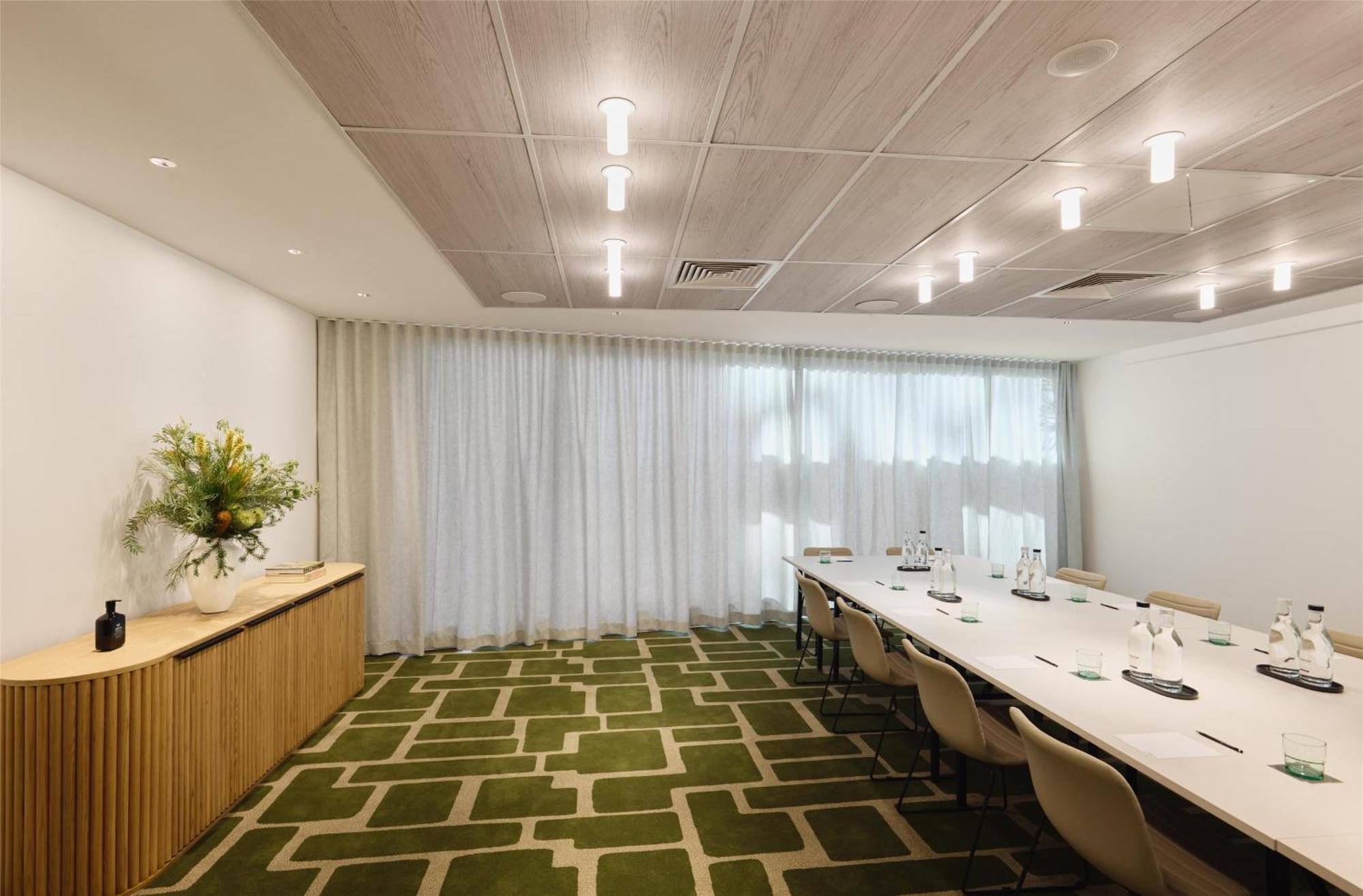 Aparthotel Adina Town Hall Sydney